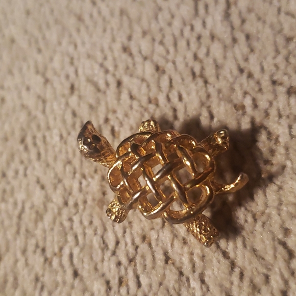 Vintage Gold Tone Turtle Pin - Picture 4 of 11